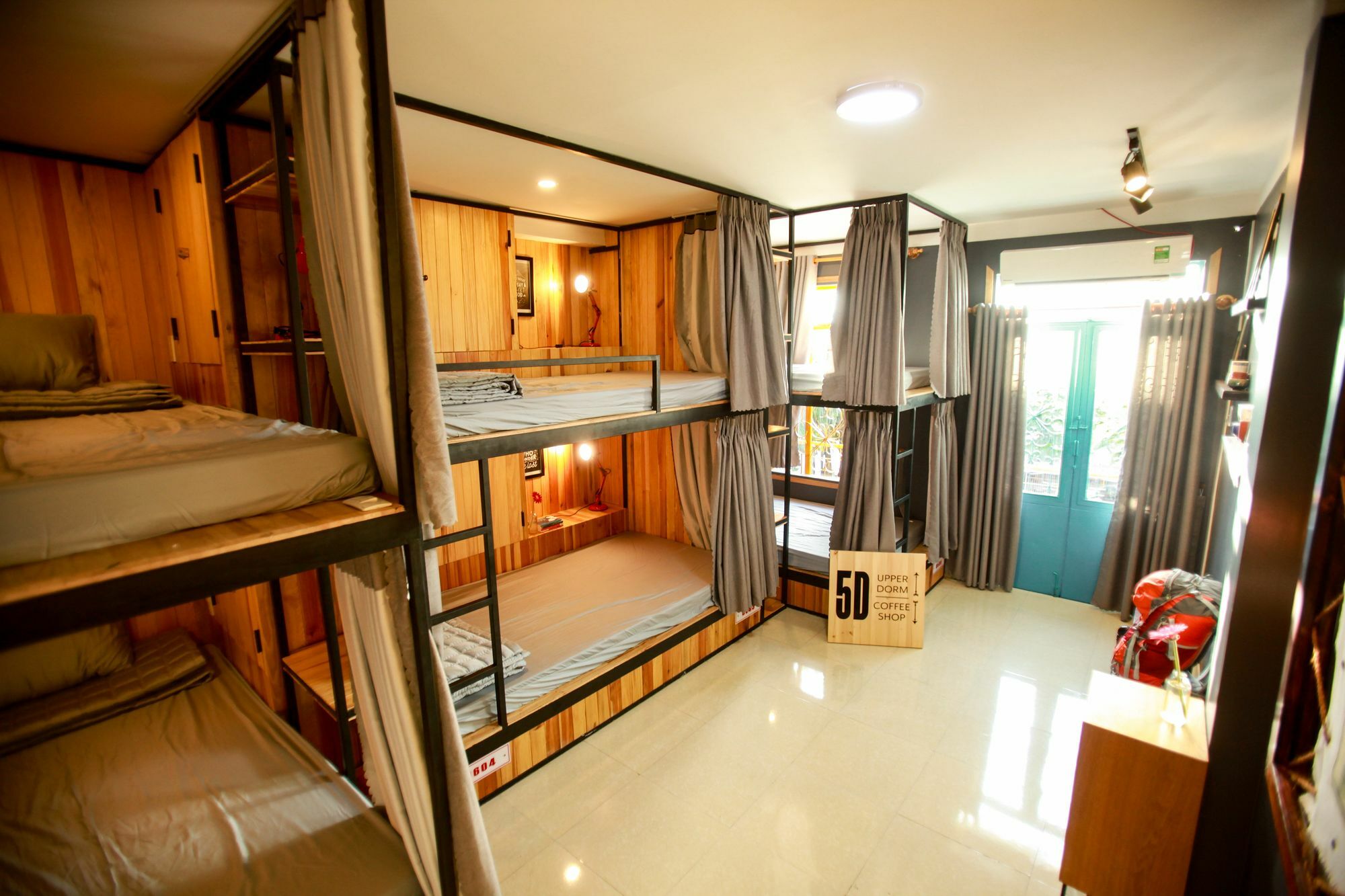 5D Upper Dorm Hostel Da Nang Buitenkant foto